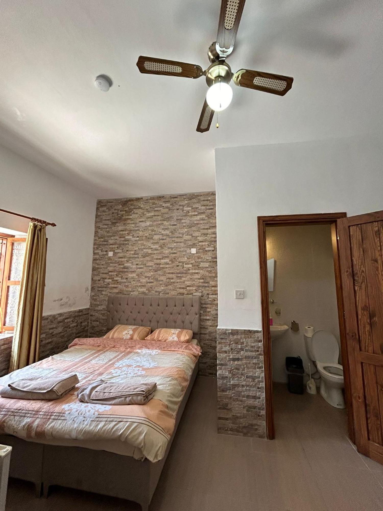 Magic Moon Guest House ฟามากุสต้า ภายนอก รูปภาพ