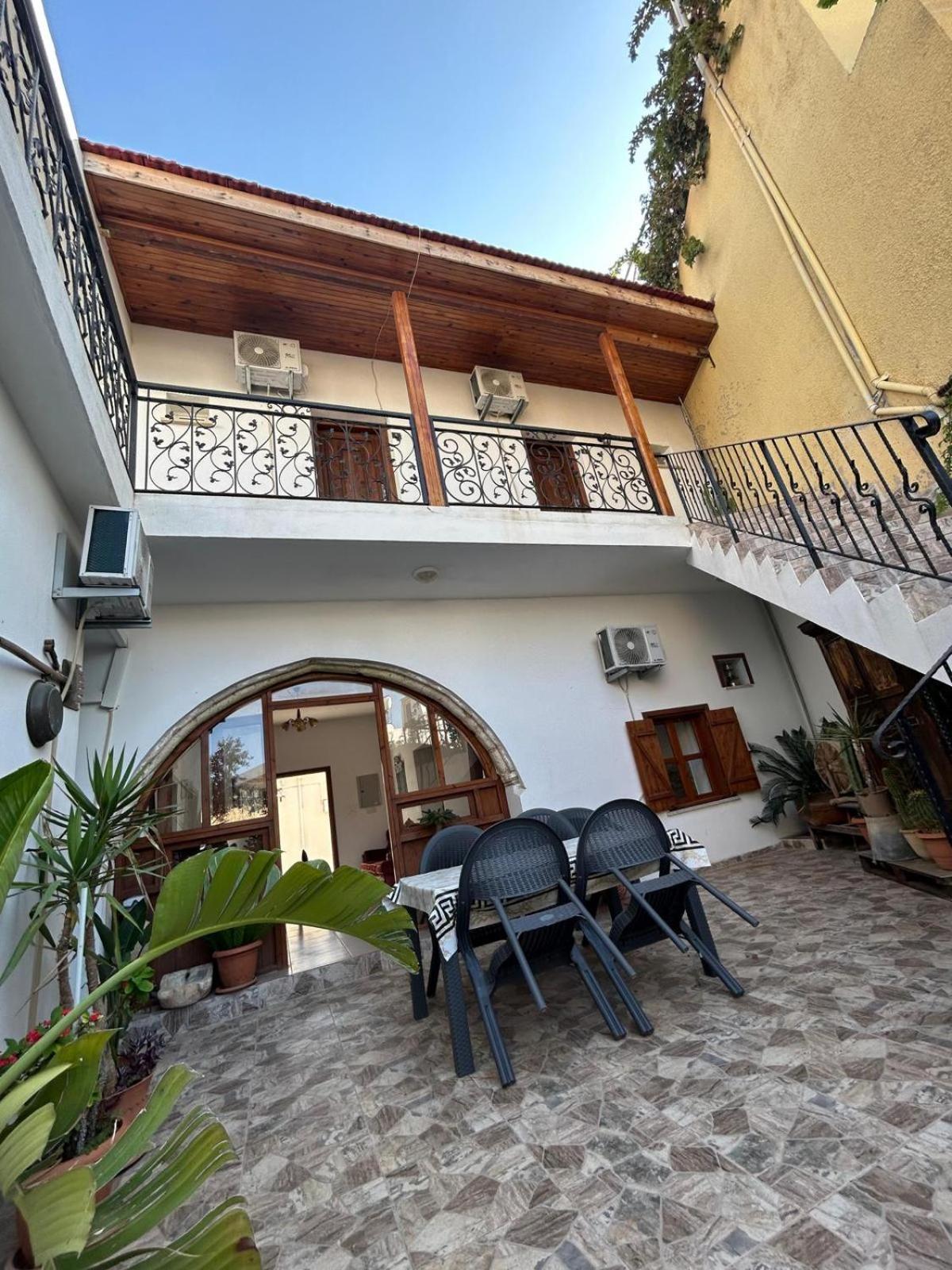 Magic Moon Guest House ฟามากุสต้า ภายนอก รูปภาพ